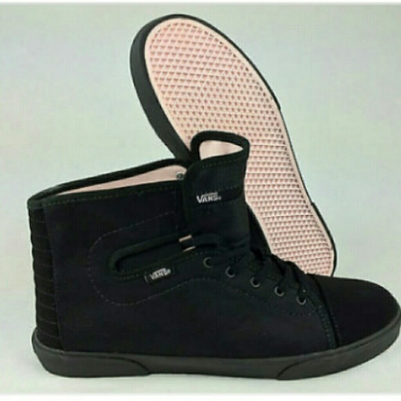 Vans Shoes - 💕EUC Vans Hadley Sneakers